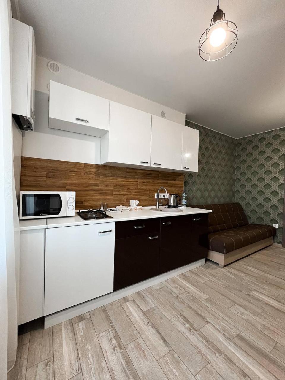 зелений оксамит 1-к у центрі - мережа Helen Apartment Poltava