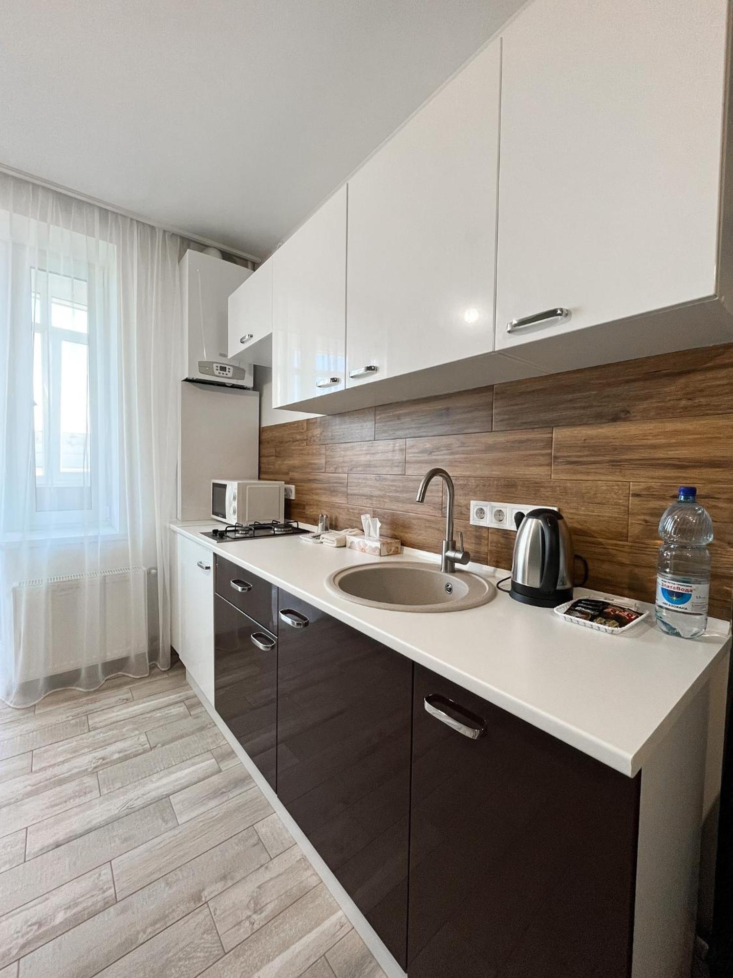 зелений оксамит 1-к у центрі - мережа Helen Apartment *