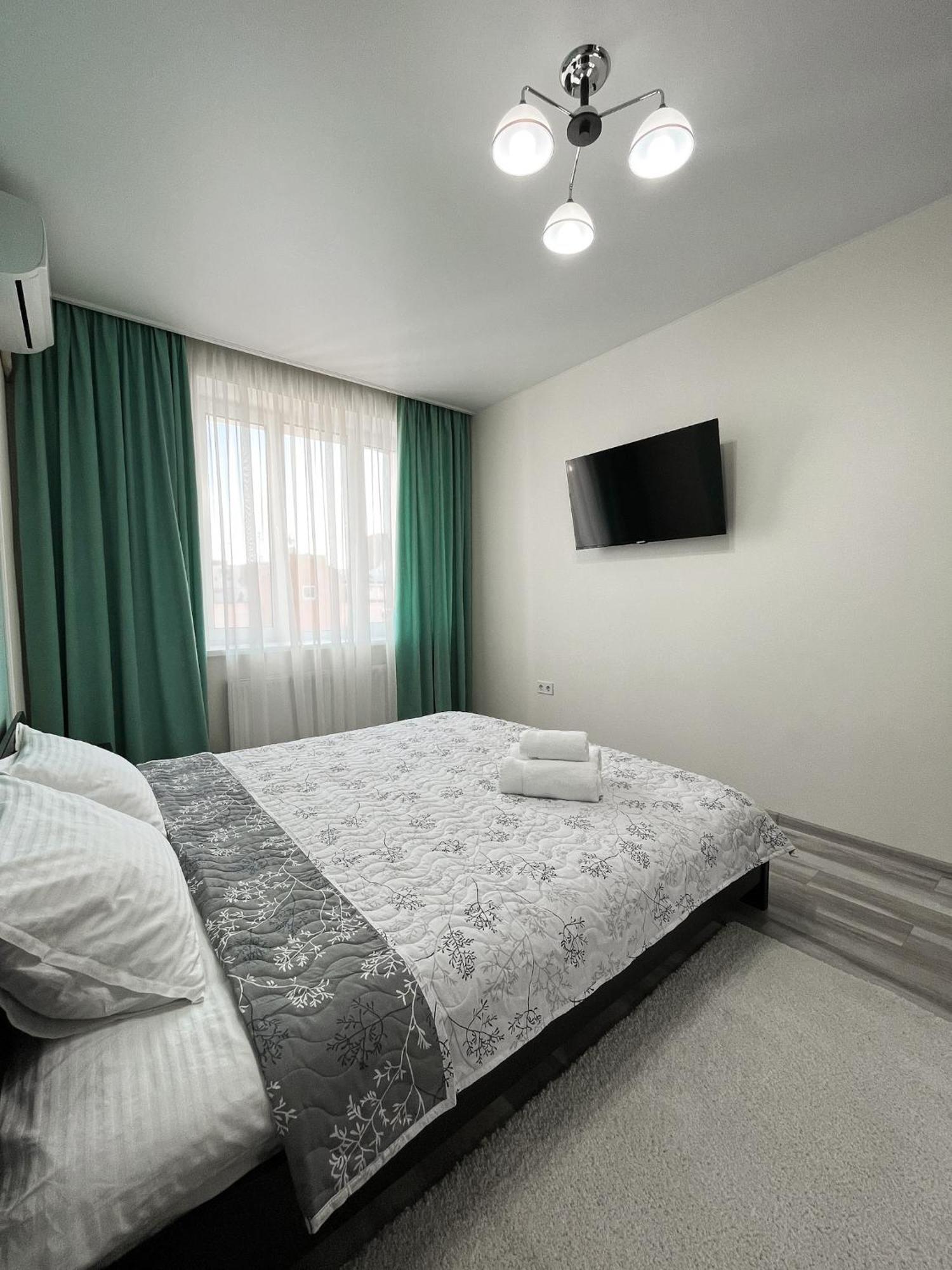 Apartment зелений оксамит 1-к у центрі - мережа Helen Poltava