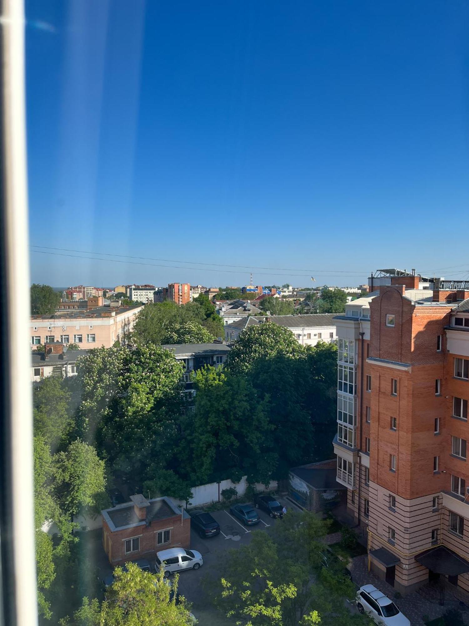 зелений оксамит 1-к у центрі - мережа Helen Apartment