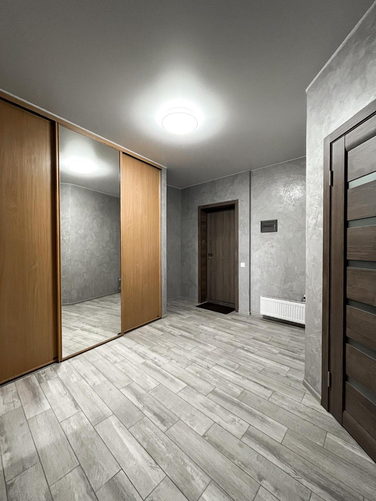 зелений оксамит 1-к у центрі - мережа Helen Apartment